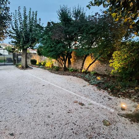 Chez Emma Et Louise - Maison Individuelle Avec Stationnement Gratuit Mâcon Buitenkant foto
